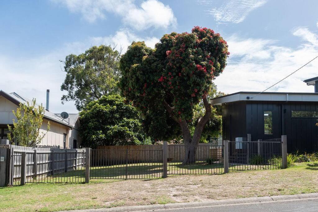 Вилла Flowering Gum House - Furry Friends Welcome Англси Экстерьер фото